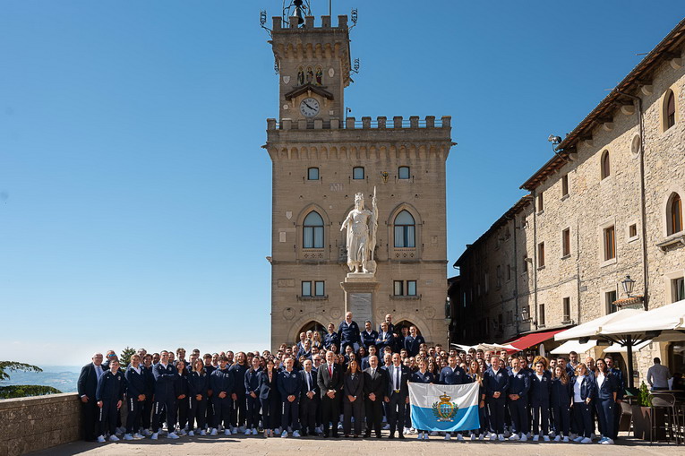 Giochi dei Piccoli Stati, la delegazione ricevuta dai Capitani Reggenti. Sansovini e Verbena i due portabandiera