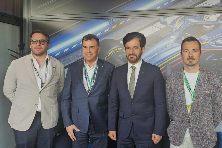 L’appuntamento era stato concordato all’Autodromo di Imola, in occasione del Gran Premio di Formula 1. Il Presidente della FIA Federazione Internazionale dell’Automobile Mohammed Ben Sulayem e Paolo Valli