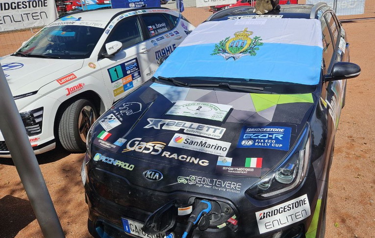 Una foratura mette a rischio il mondiale di Guerrini e Prusak