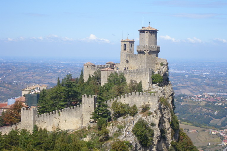Prima Torre: dispiegamento di soccorsi dopo la segnalazione di una caduta