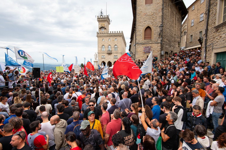 Sciopero generale, sindacati: "10mila no alla riforma della vergogna!"