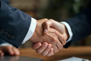 Contratto Servizi, firmato il pre-accordo: aumenti legati all’inflazione e un incremento reale del 4%