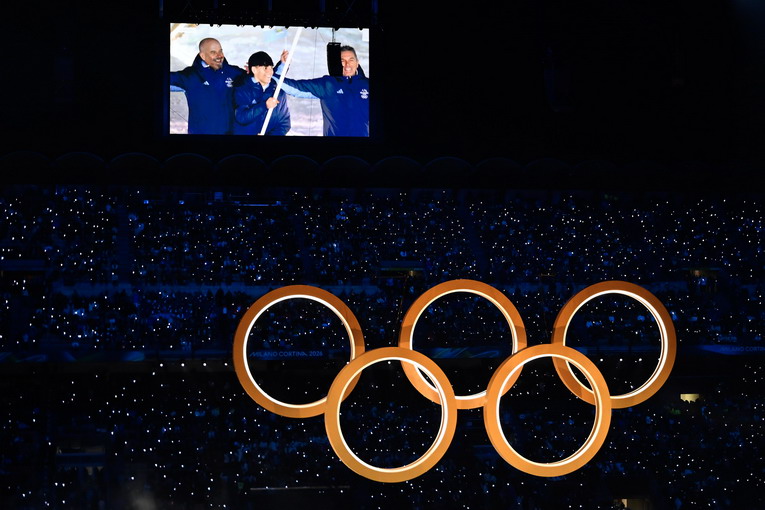 La notte dell’Olimpiade: emozioni con la bandiera di San Marino da Livigno