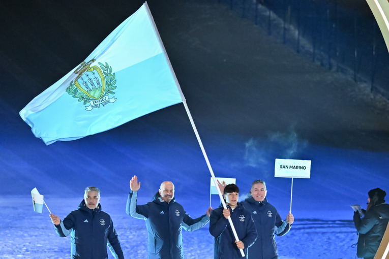 La notte dell’Olimpiade: emozioni con la bandiera di San Marino da Livigno