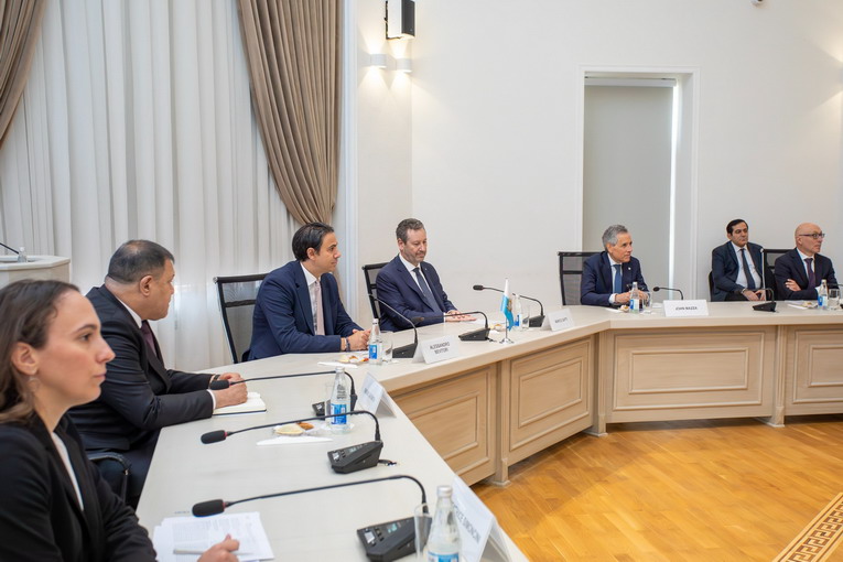 Baku, sicurezza energetica e innovazione green: il Titano rafforza l’asse strategico con la capitale azerbaigiana