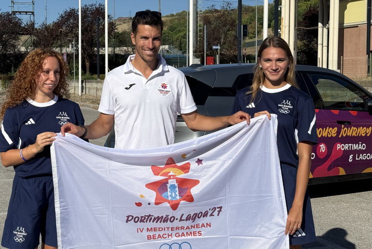 San Marino, la bandiera dei Mediterranean Beach Games 2027 fa tappa sul Titano con l’olimpionico João Pereira
