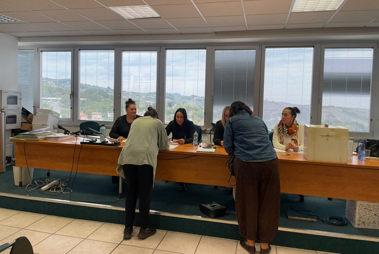 Scuola: il 65% vota sì all'accordo sul reclutamento